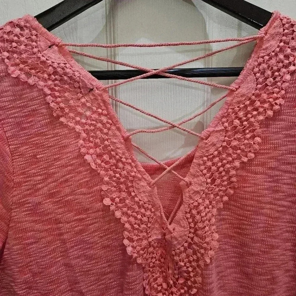 Almost Famous Pink Lace Plus Size Pullover Top Sz 1X - Picture 6 of 9